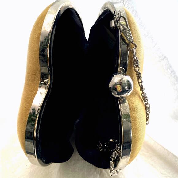 Vintage heart shaped gold satin clutch evening bag with kiss lock Formal handbag - Picture 8 of 11